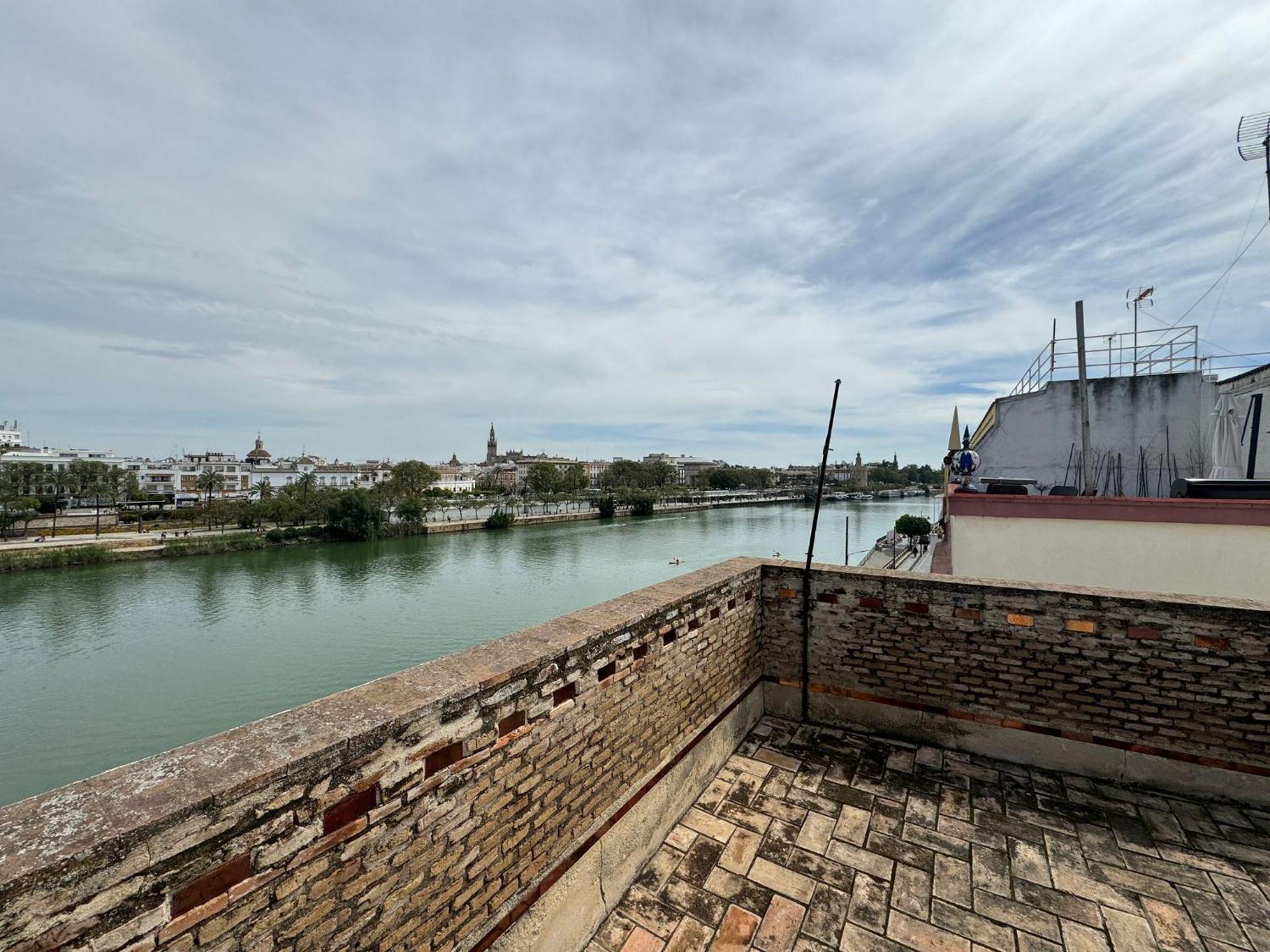 Wonderful Duplex In Calle Betis Apartman Sevilla Kültér fotó