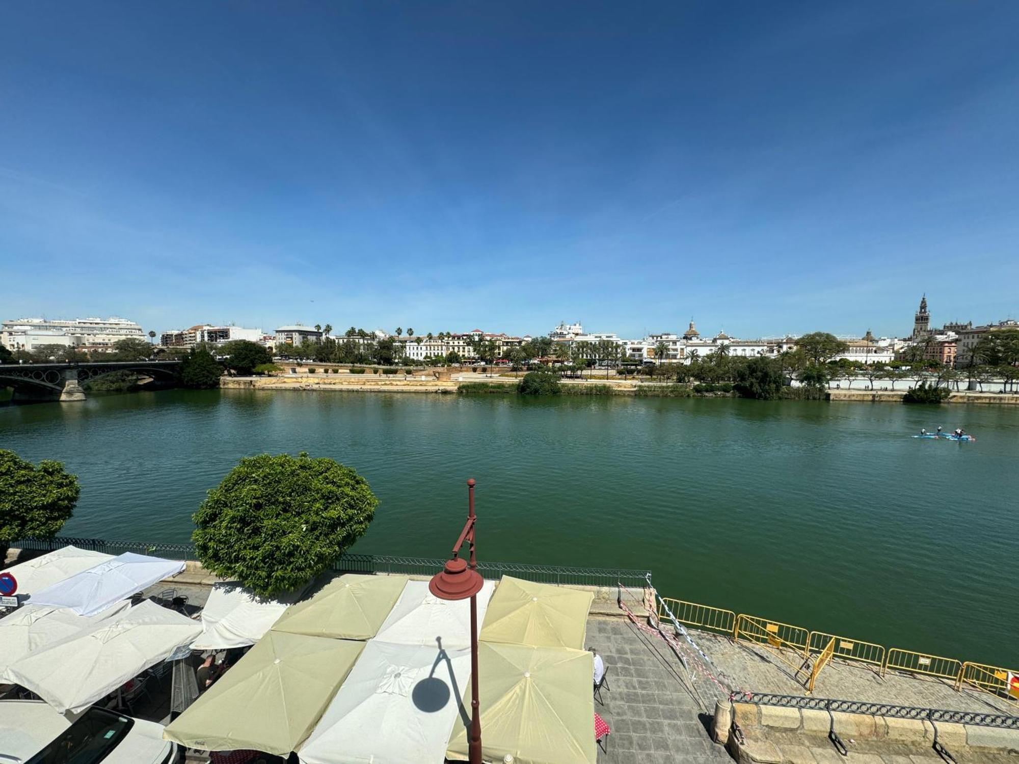 Wonderful Duplex In Calle Betis Apartman Sevilla Kültér fotó